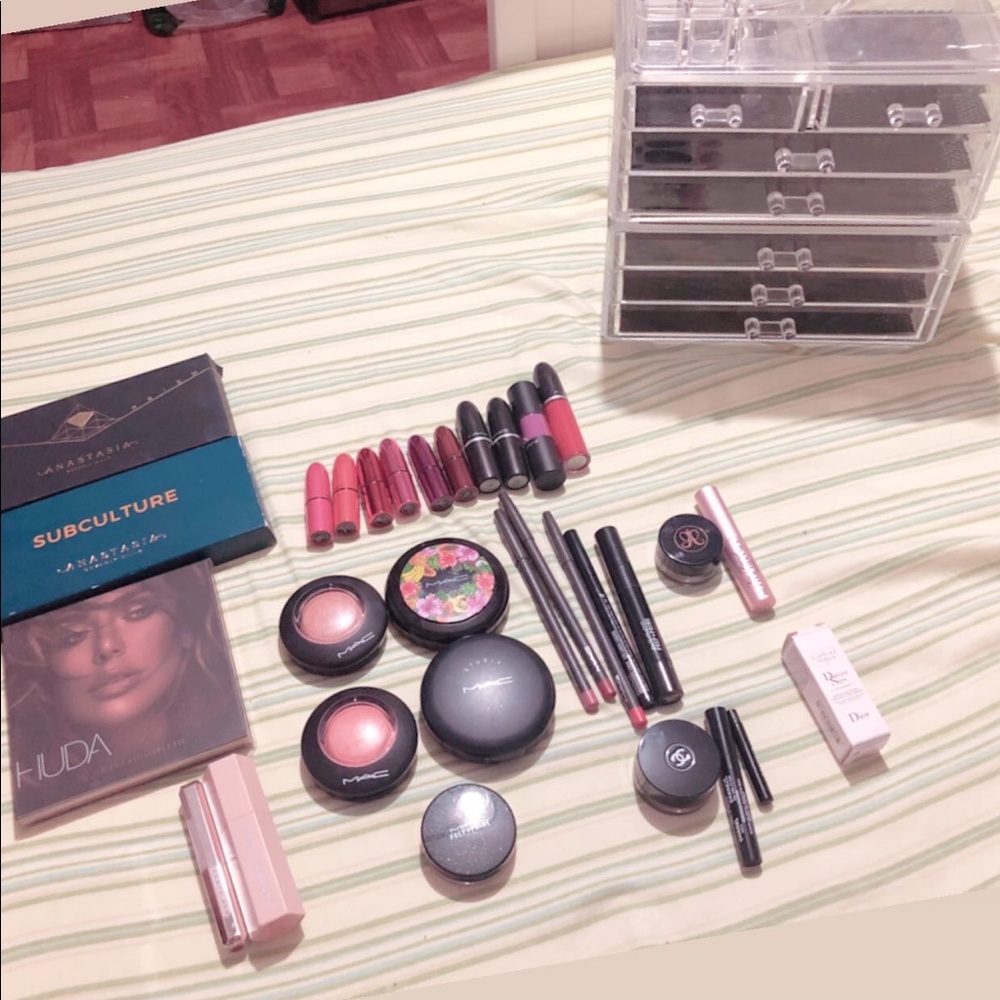 🔥SOLD🔥Chanel,Anastasia Beverly Hill’s, Fenty Mac